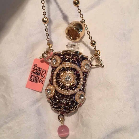 STS Jewelry - Gold tone black crystal potion STS necklace NEW